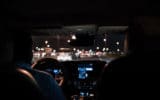 conduite de voiture de nuit