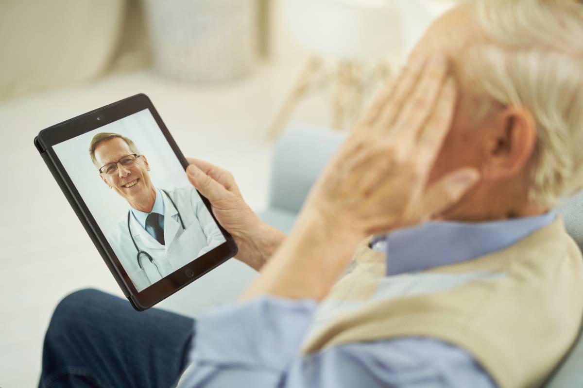 homme en consultation avec son médecin