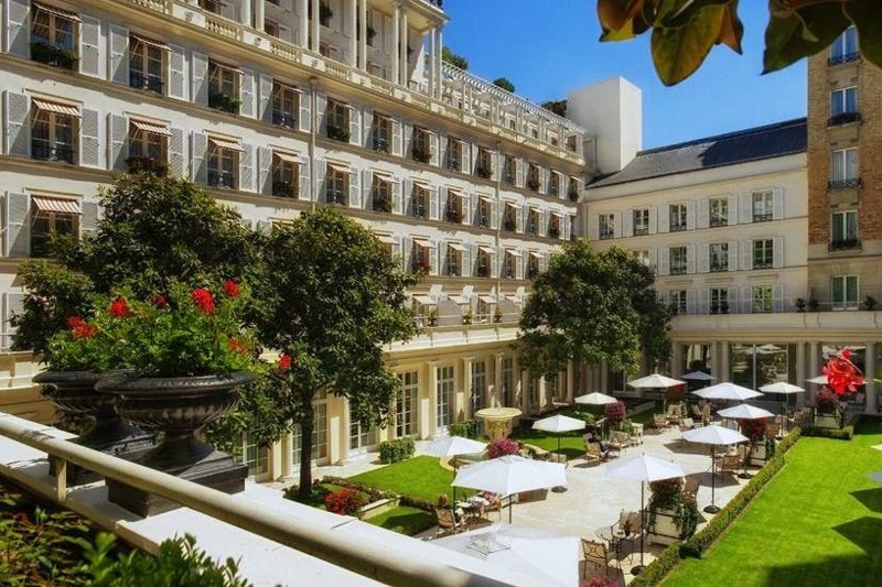 hotel le bristol paris