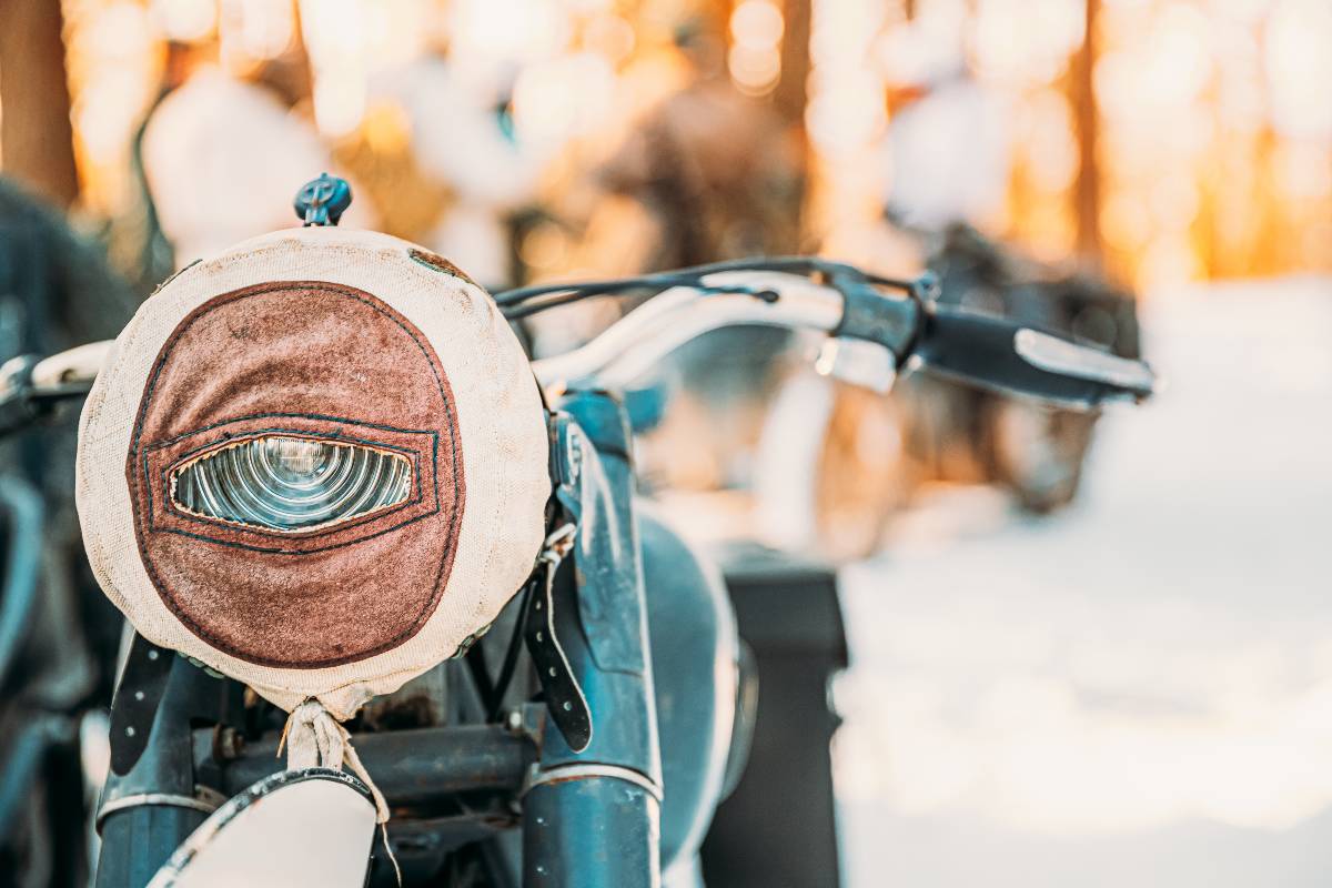 moto protégée pour l'hiver