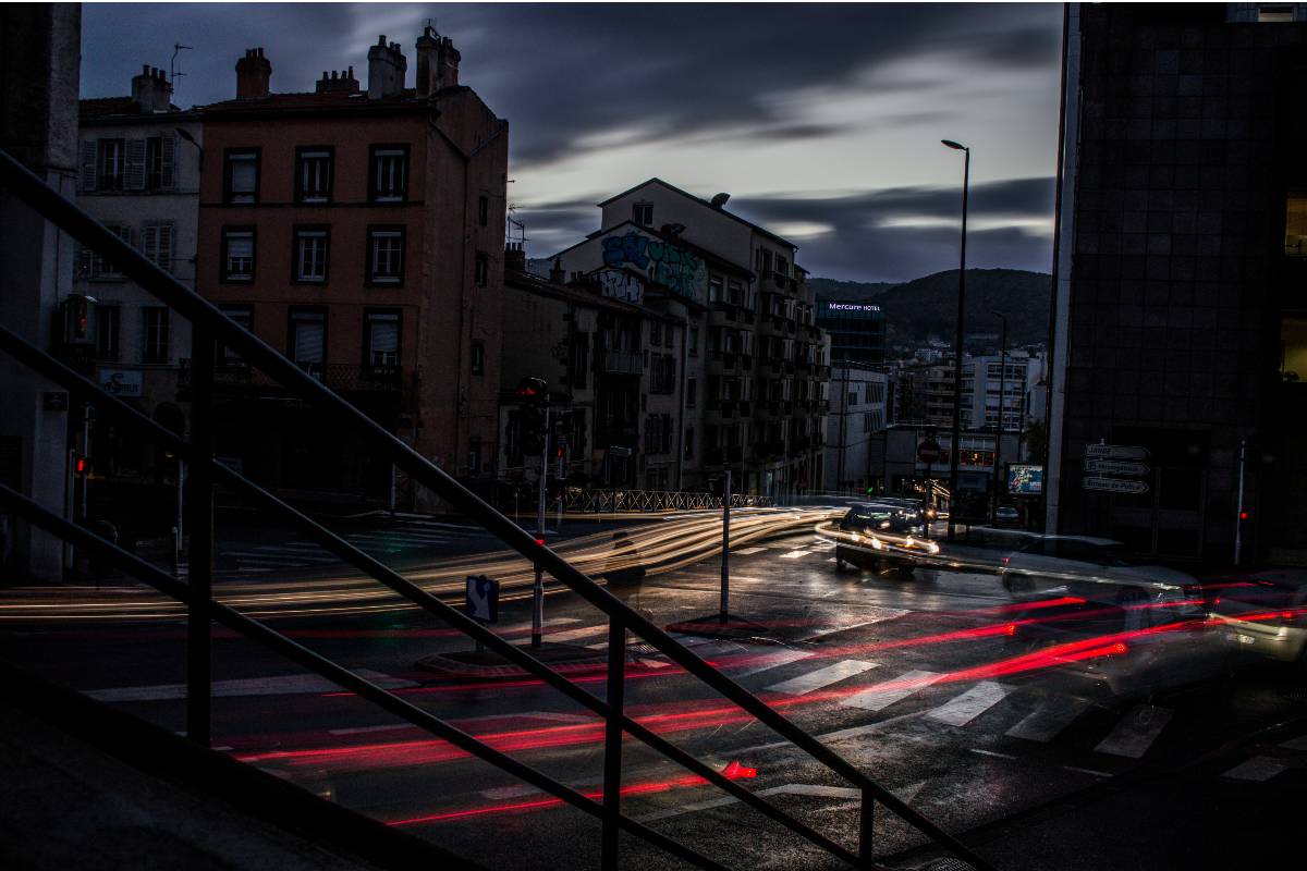 clermont ferrand de nuit - Photo de Lucas Marconnet © Unsplash
